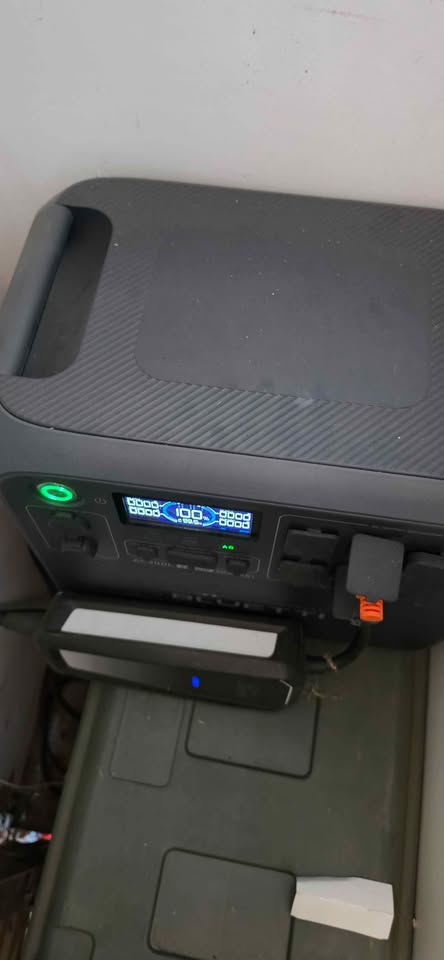 BLUETTI AC200L Portable Power Station in Manteca, CA (photo 4) — photo 4