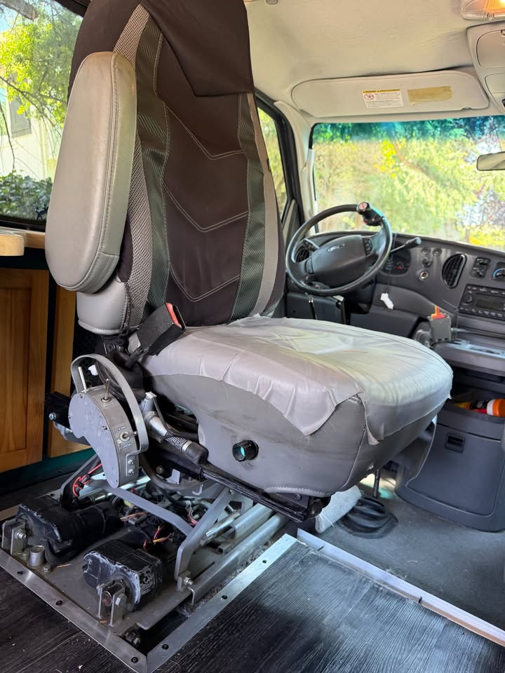 2007 Ford/Quigley e-150 4x4 in Danville, CA (photo 9) — photo 9