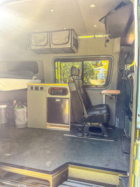 Mercedes AWD 144 Base Camp Van Company — photo 2