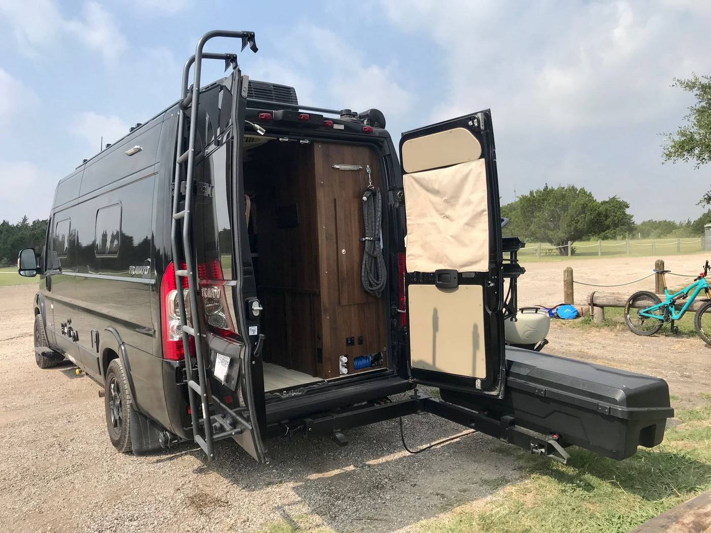 2020 Winnebago Travato 59GL (lithium, unlimited AC, pet friendly,sleeps 4) — photo 12