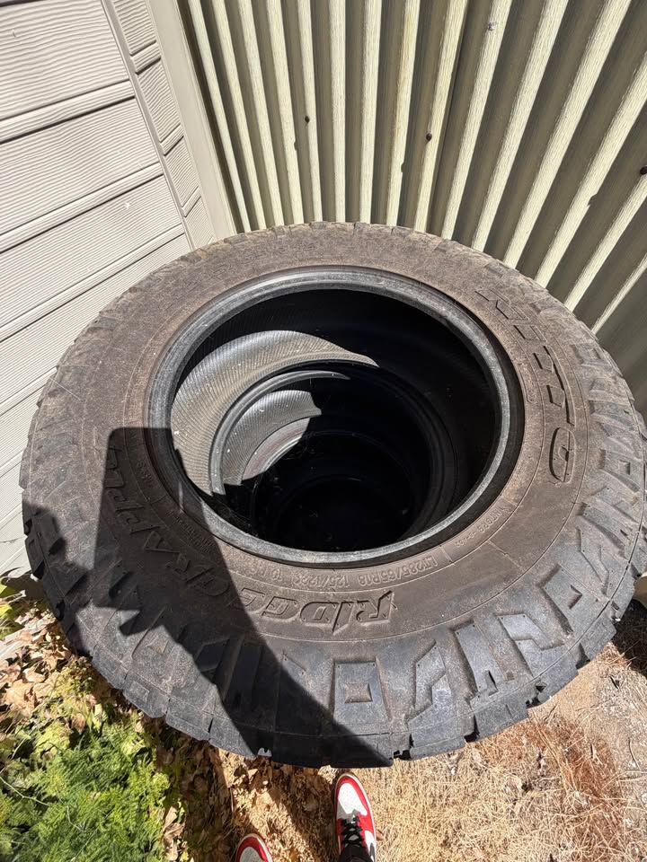 LT285/65/R18 Nitto ridge grappler M/T in Fresno, CA (photo 7) — photo 7