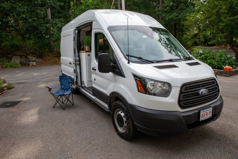 Ultimate Adventure Van with AC & Hot Shower, Battery bank, Queen Bed — photo 3