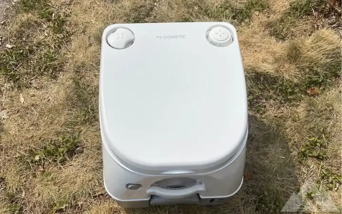 Dometic 972 portable toilet — new showers & toilets for sale (photo 2) — photo 2