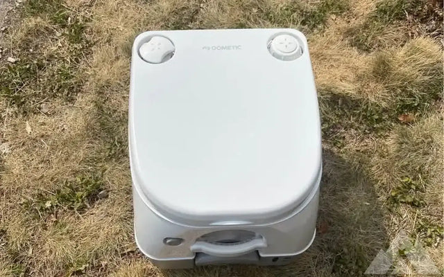 Dometic 972 portable toilet — photo 2