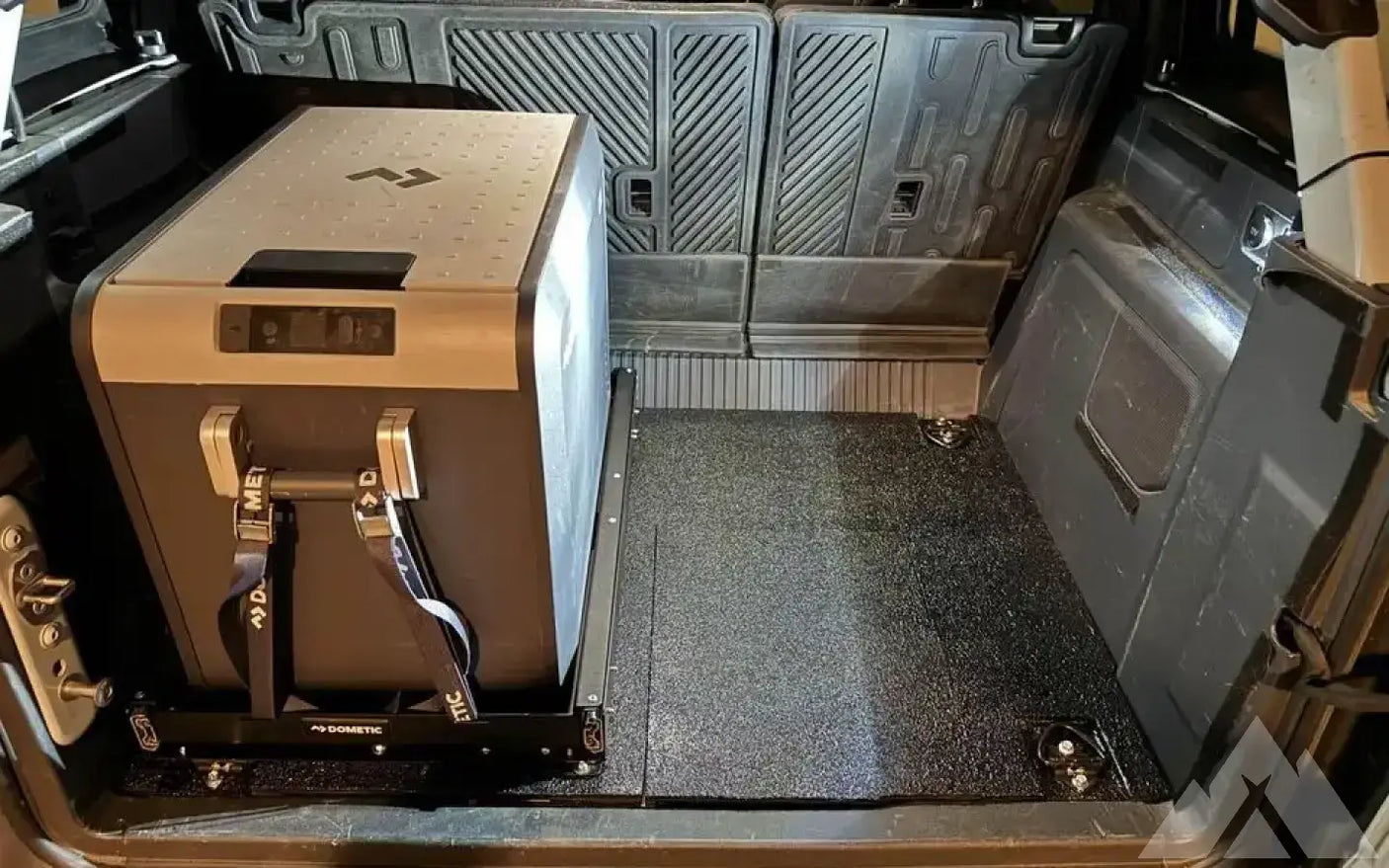 Dometic CFX 45 portable fridge — used coolers & fridges for sale (photo 3)