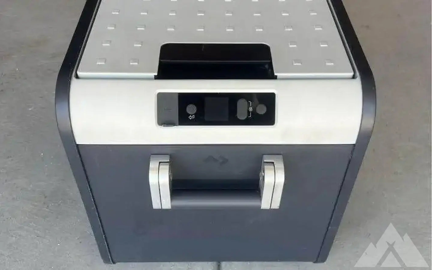 Dometic CFX3 35L 12v Fridge/Freezer — used coolers & fridges for sale (photo 2)
