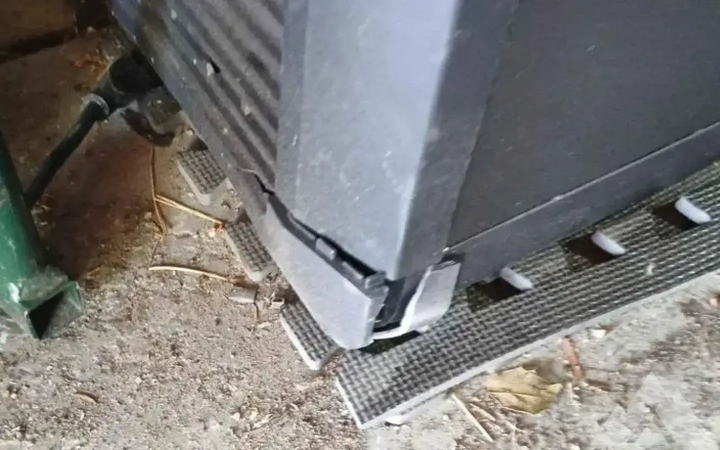 Dometic CFX395 DZ refrigerator/ freezer 12 volt — new coolers & fridges for sale (photo 4) — photo 4