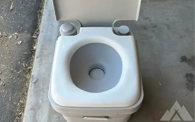 Dometic portable toilet new — photo 2