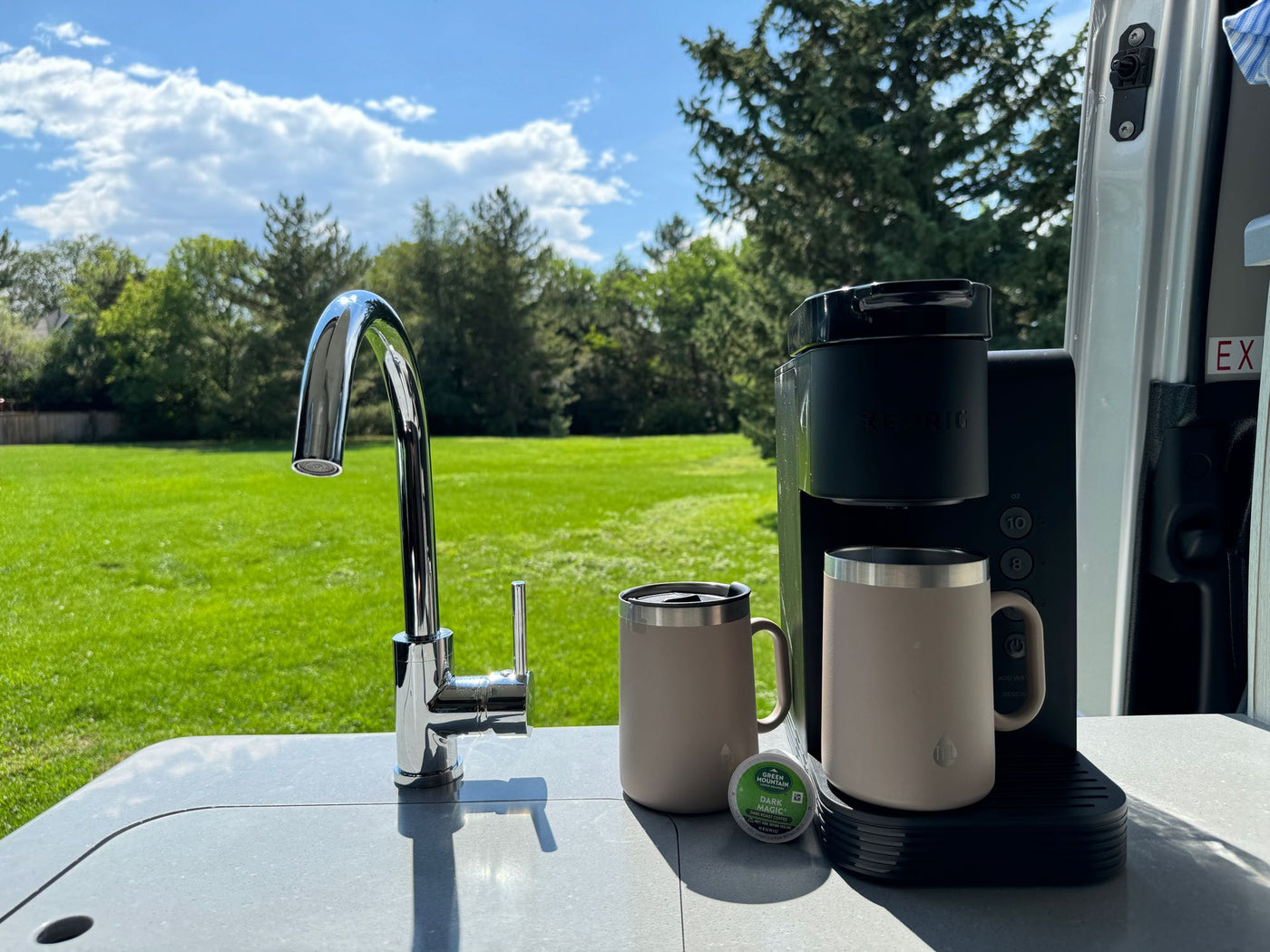  ideal for an RV rental.|Coffee time in an RV rental! Keurig machine — photo 4