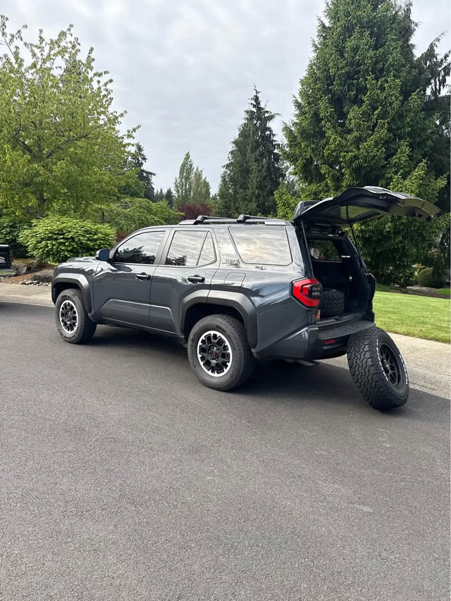 265/70/R18 6x5.5 Falken Wildpeak AT3Wa tires and rims and TPMS sensors — photo 2