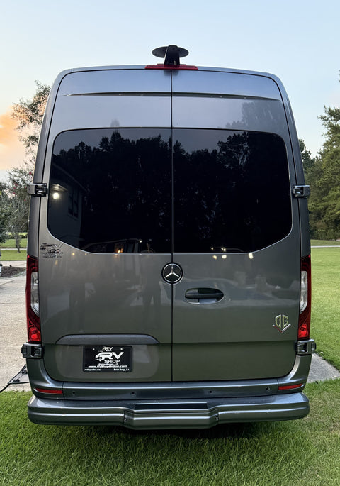 Luxe Liner Getaways - 2025 Mercedes Benz V Cruise — photo 4