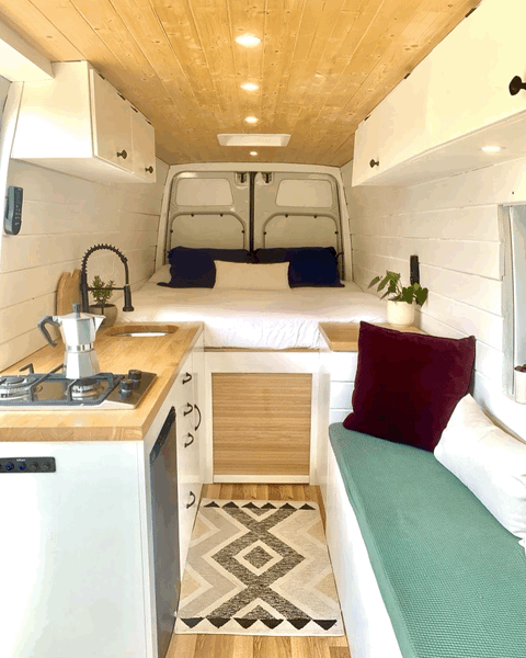 Jolene the Mercedes Sprinter — photo 3