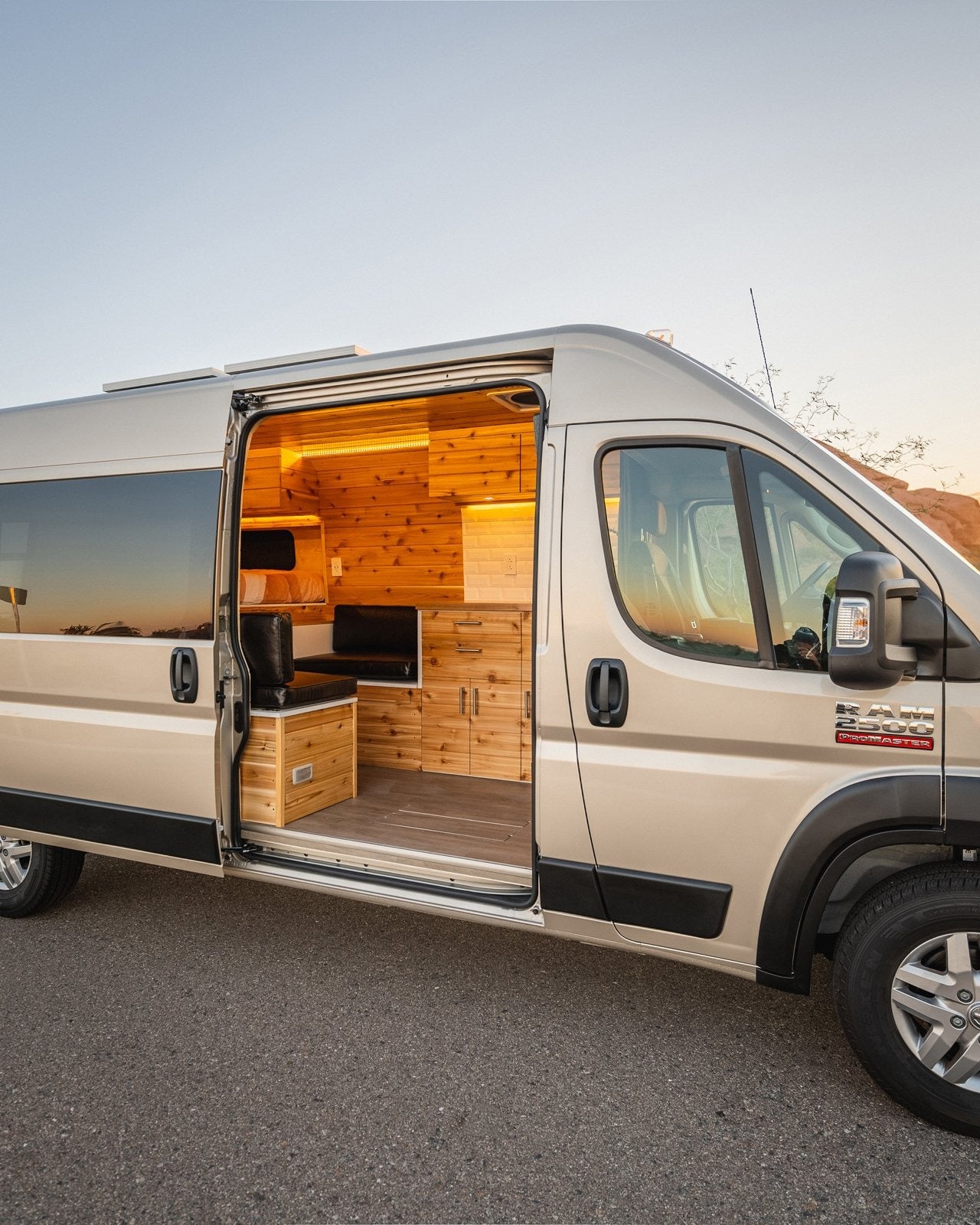 Off-Grid Campervan - Pro-Converted Ram Promaster 2500 — photo 2