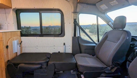 "Sedona" Couples Camper Van — photo 4