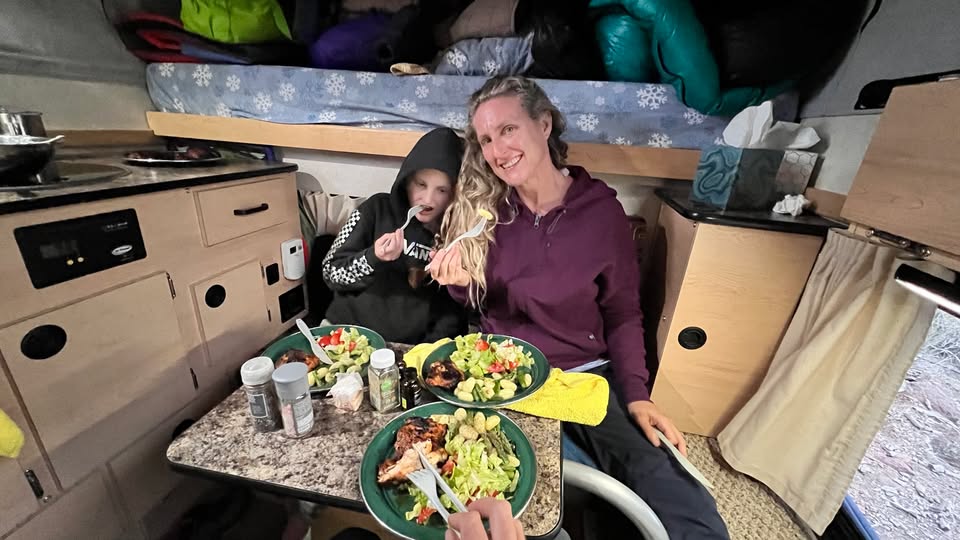 2015 Four Wheel Campers Hawk Slide In Camper 6.5’ Bed in Bountiful, UT (photo 5) — photo 5