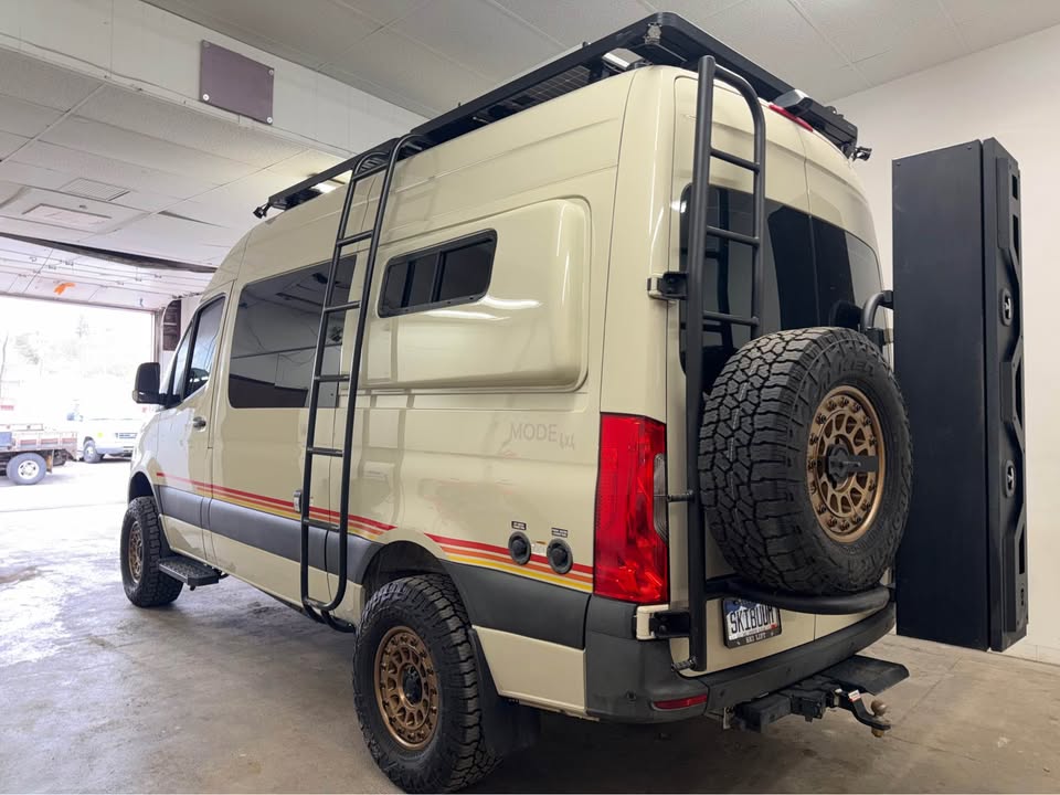 2019 Mercedes-Benz sprinter 2500 storyteller — photo 2