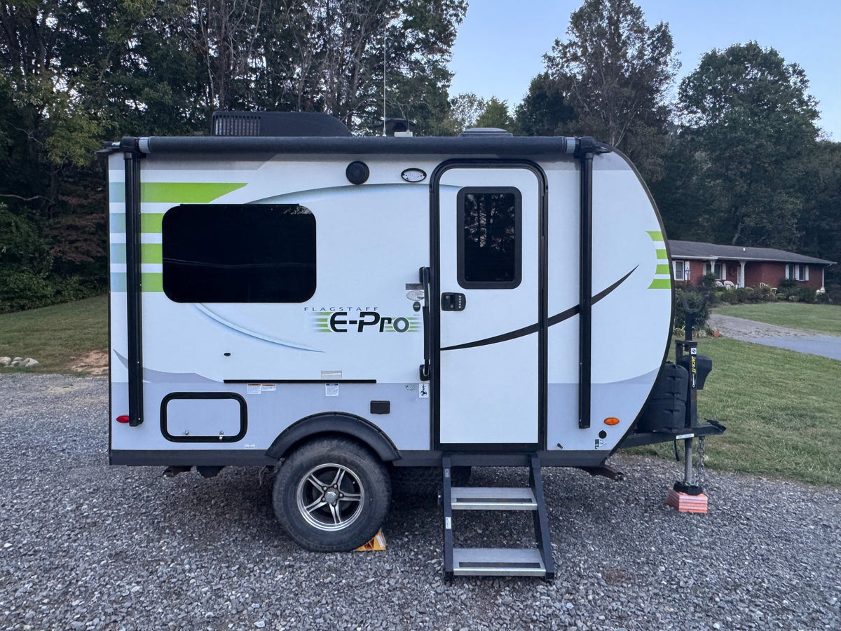  a compact travel trailer — photo 2
