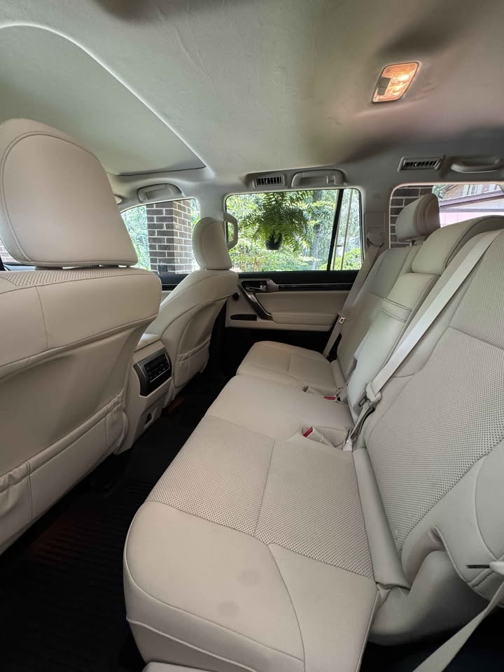 2023 Lexus GX GX 460 Premium Sport Utility 4D in Lexington, NC (photo 8) — photo 8
