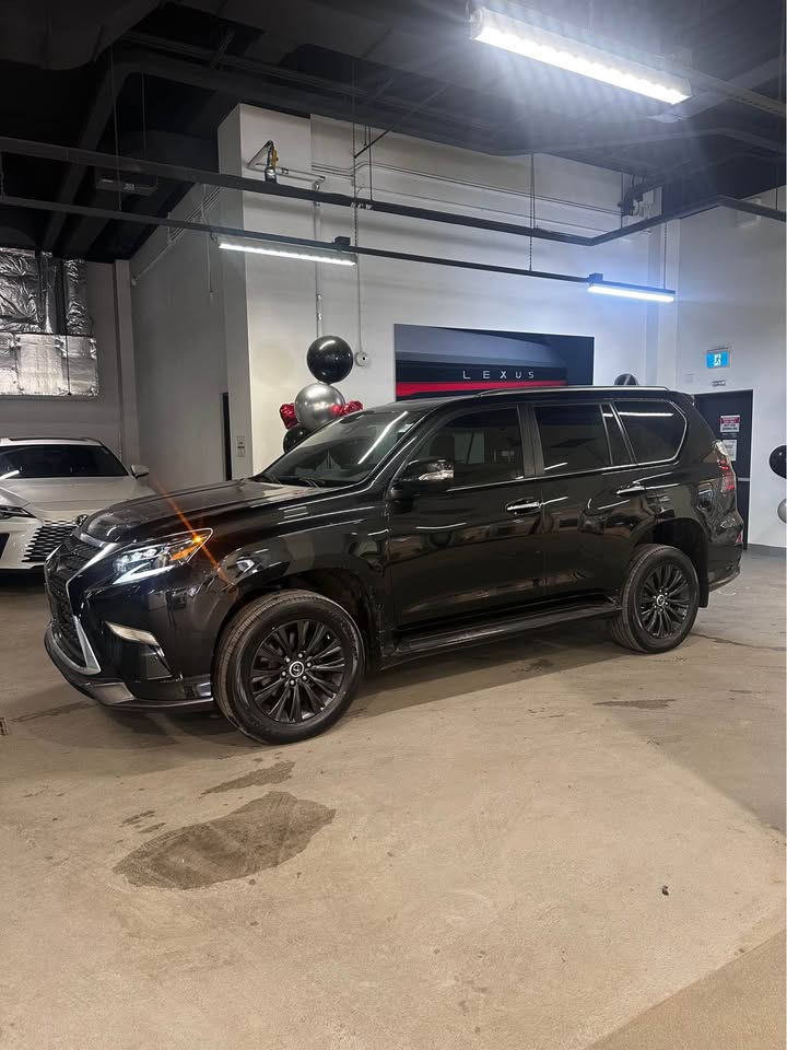 2023 Lexus GX in Toronto, ON (photo 3)