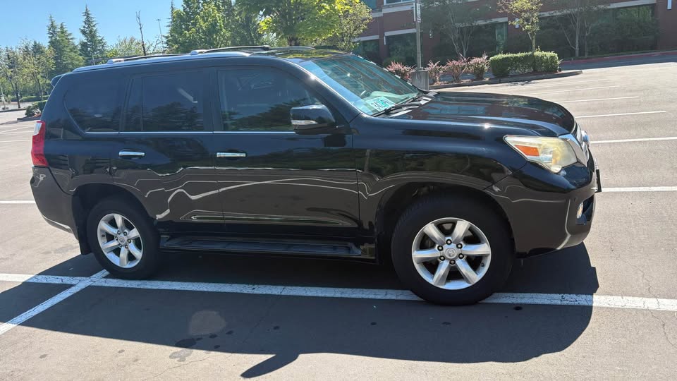 2011 Lexus GX · GX 460 Premium Sport Utility 4D in Portland, OR (photo 2) — photo 2
