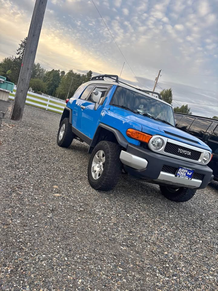 2007 Toyota FJ Cruiser · Sport Utility 2D in Puyallup, WA (photo 1)