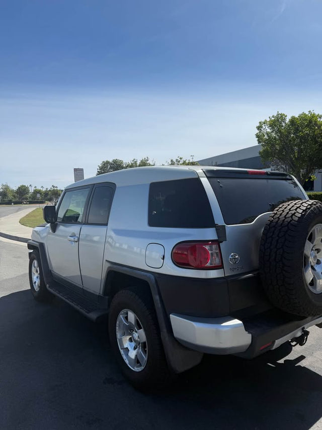 2007 Toyota FJ Cruiser · Sport Utility 2D — photo 2