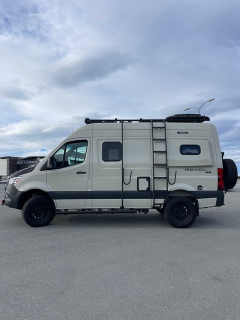 2023 Mercedes / Winnebago Revel 4x4 — photo 3