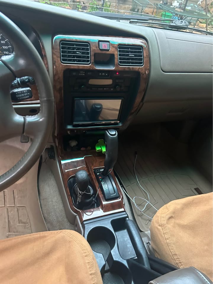 2001 Toyota 4Runner · Limited Sport Utility 4D in Oregon City, OR (photo 6) — photo 6