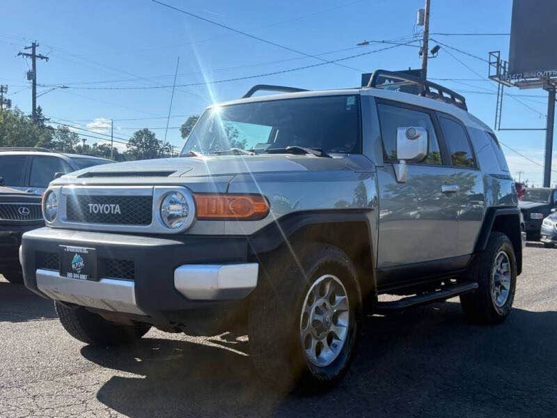 2012 Toyota FJ Cruiser in Portland, OR (photo 5) — photo 5
