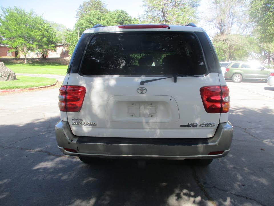2002 Toyota sequoia sr5 4x4 in Reno, NV (photo 8) — photo 8