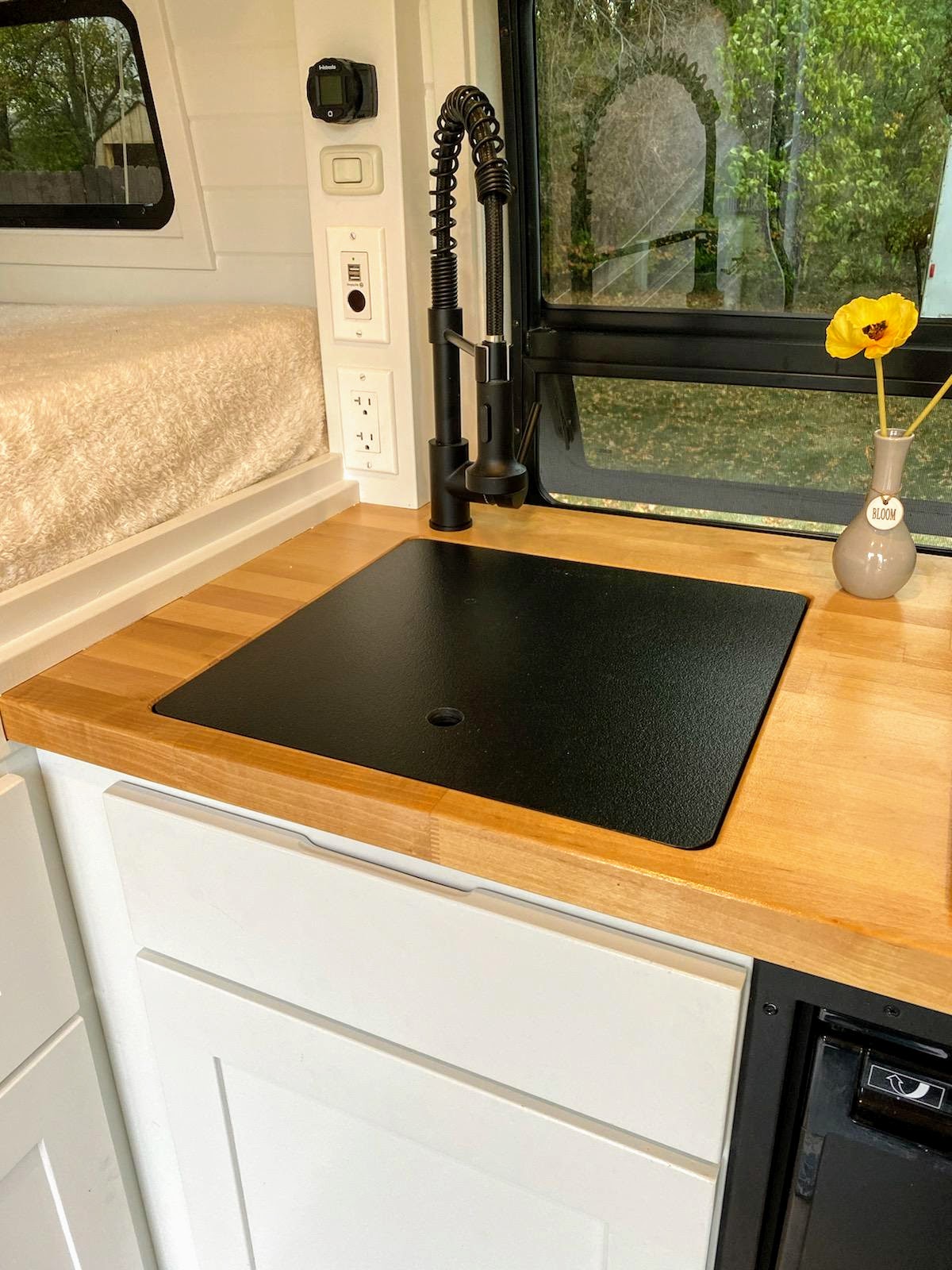 4 Season Off Grid Adventure Van | NewLife Conversions — photo 7