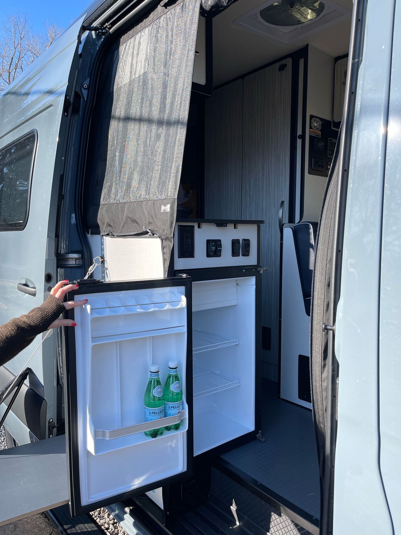 Extra Clean 2022 Winnebago Revel *Perfect* Couple's Getaway — photo 13
