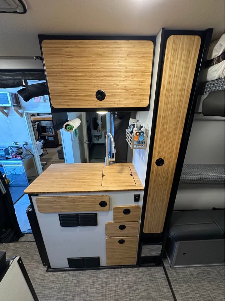 2024 Winnebago Revel 4x4 Sprinter in Portland, OR (photo 4) — photo 4