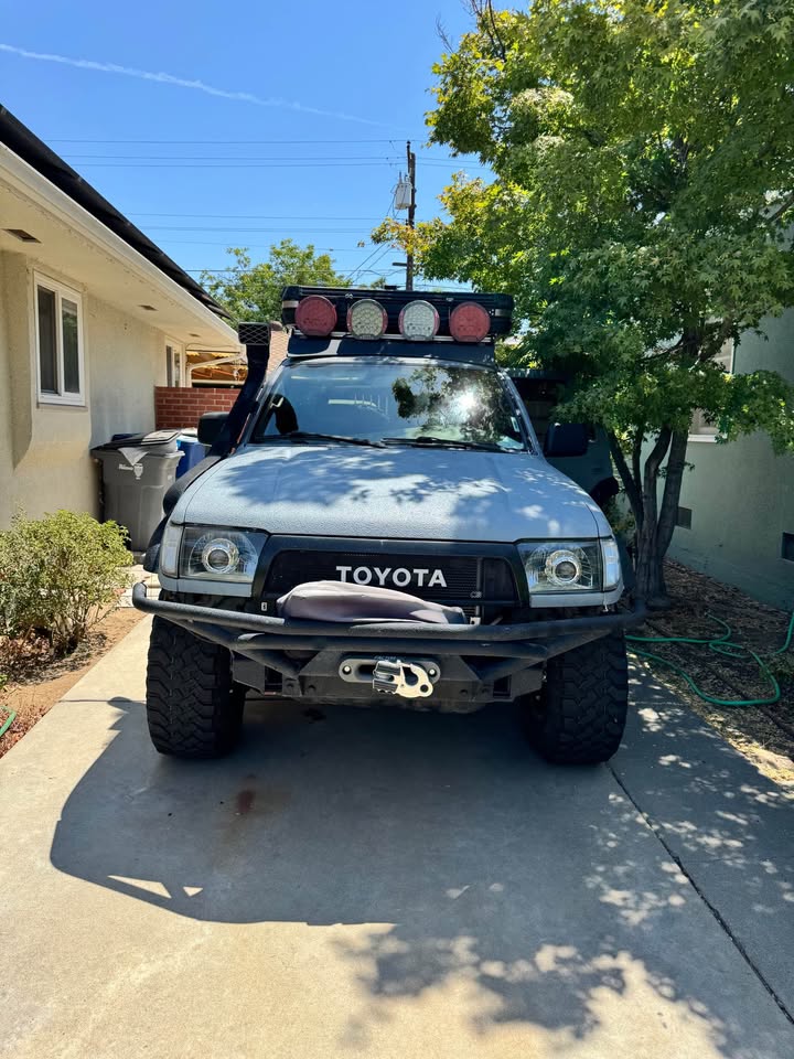 1997 Toyota 4Runner · Limited Sport Utility 4D in Fresno, CA (photo 2) — photo 2