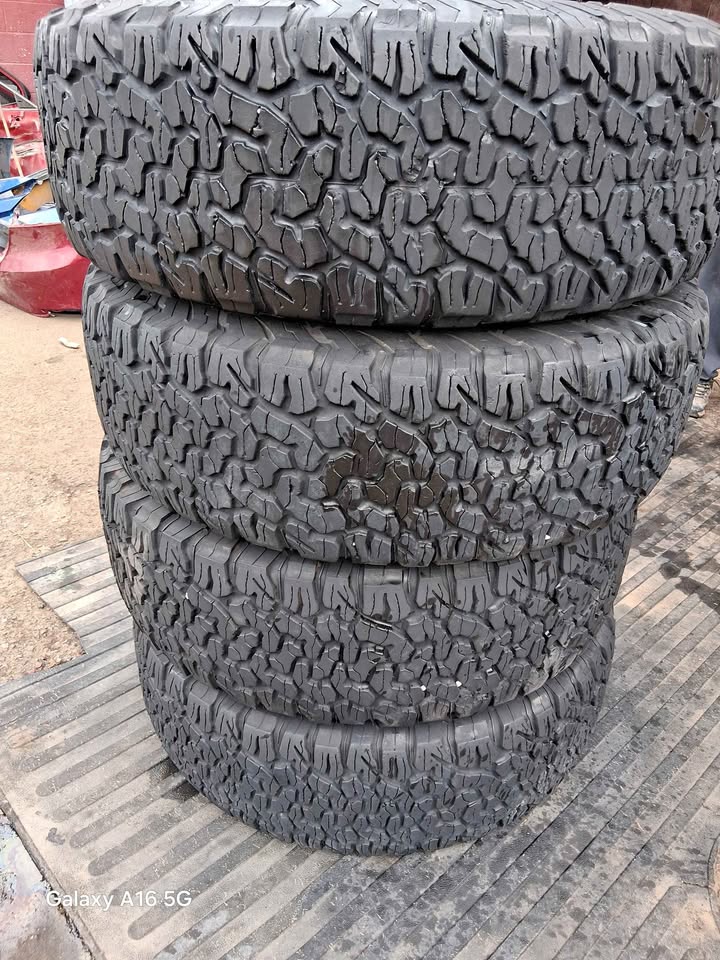 37X12.50R17 BFGOODRICH in Phoenix, AZ (photo 1) — photo 1
