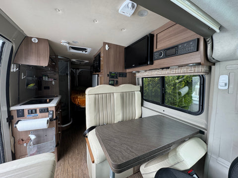 “Sunny” adventure van — photo 4