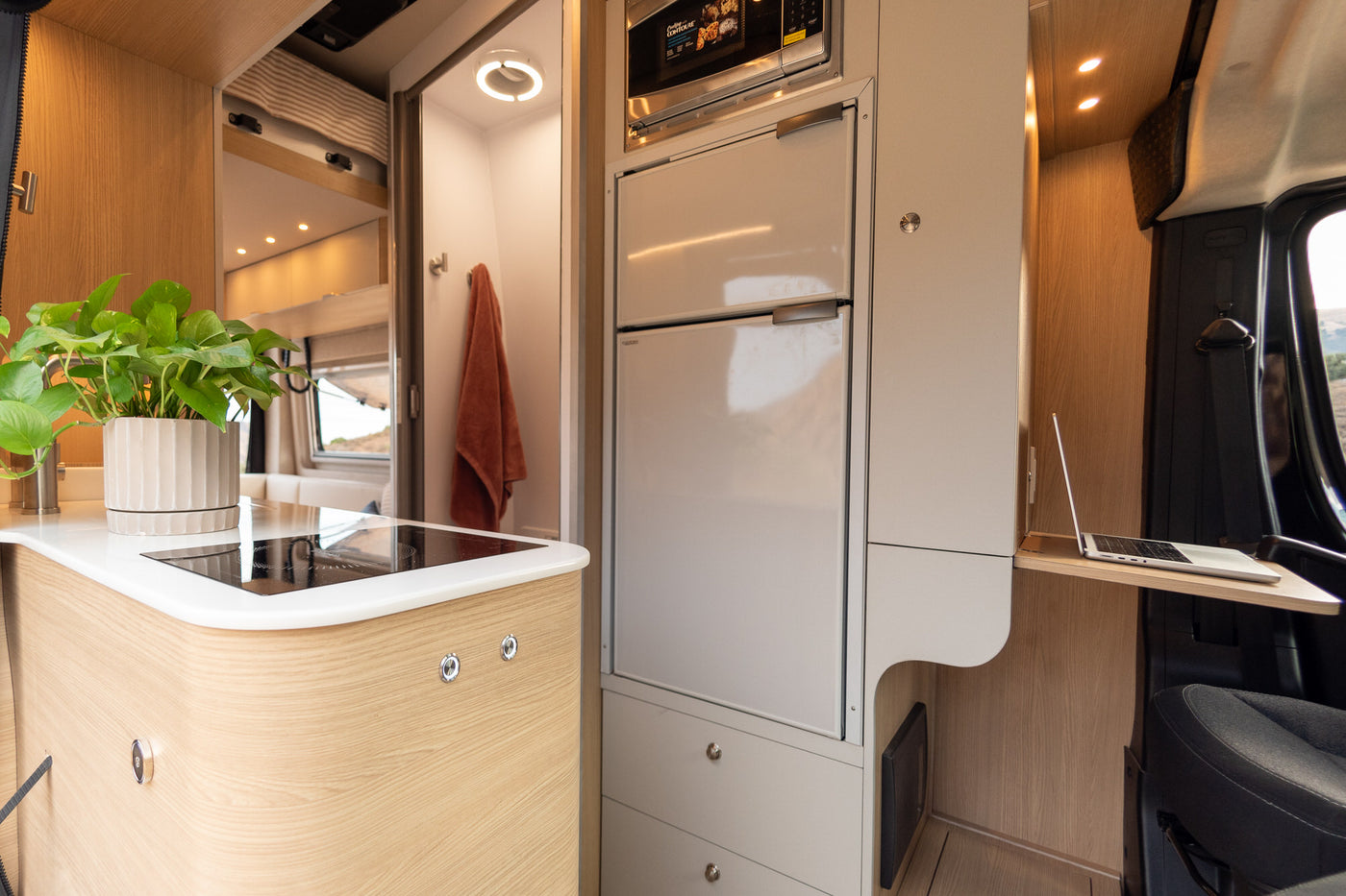 Noovo Plus – Adventure-Ready 4-Seater Camper Van — photo 8