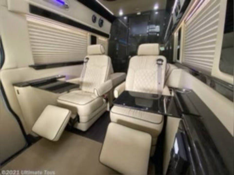 2020 Luxury Mercedes Sprinter Van - 10 Passenger - Ultimate Presidential — photo 5
