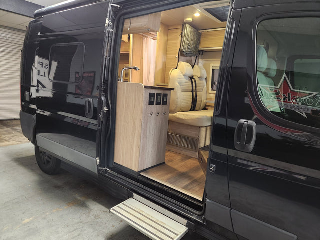2016 Hymer Aktiv 2.0 Camper — photo 2