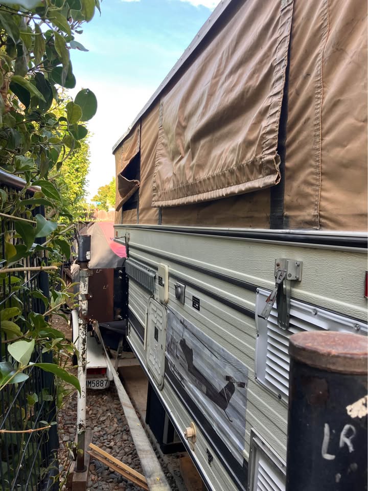 1990 Four wheel camper grand by in Brentwood, CA (photo 10) — photo 10