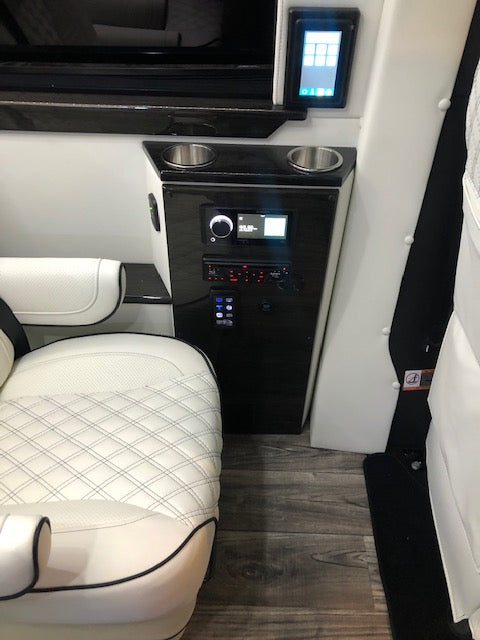 2021 Mercedes Benz Ultimate RV Sprinter Van 3500 — photo 4