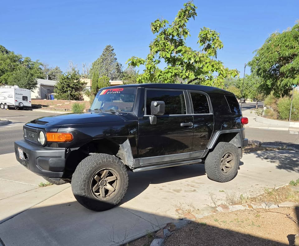 2007 Toyota FJ Cruiser in Albuquerque, NM (photo 2)