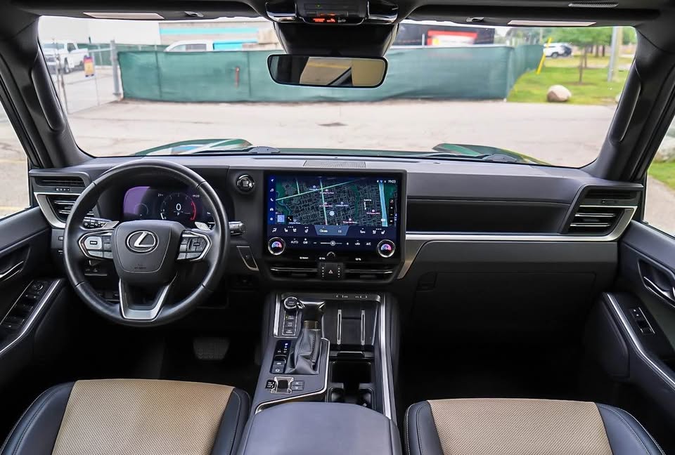 2025 Lexus GX 550 Overtail in Woodstock, ON (photo 5)
