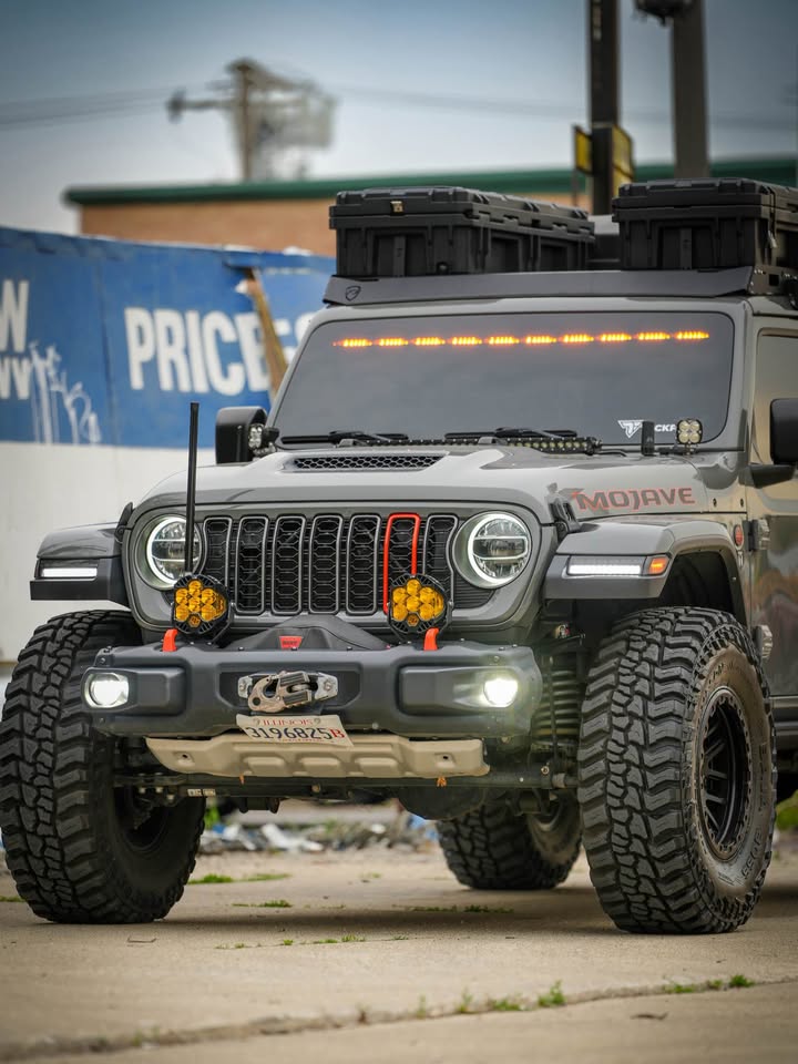 2021 Jeep Gladiator · Mojave Pickup 4D 5 ft in Chicago, IL (photo 3) — photo 3