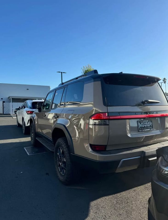 2026 Lexus GX · 550 Overtrail — photo 3