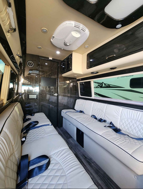 Ultimate Toys Luxury RV 10 PAX Fully Loaded Bath/Kitchen/Entertain — photo 3