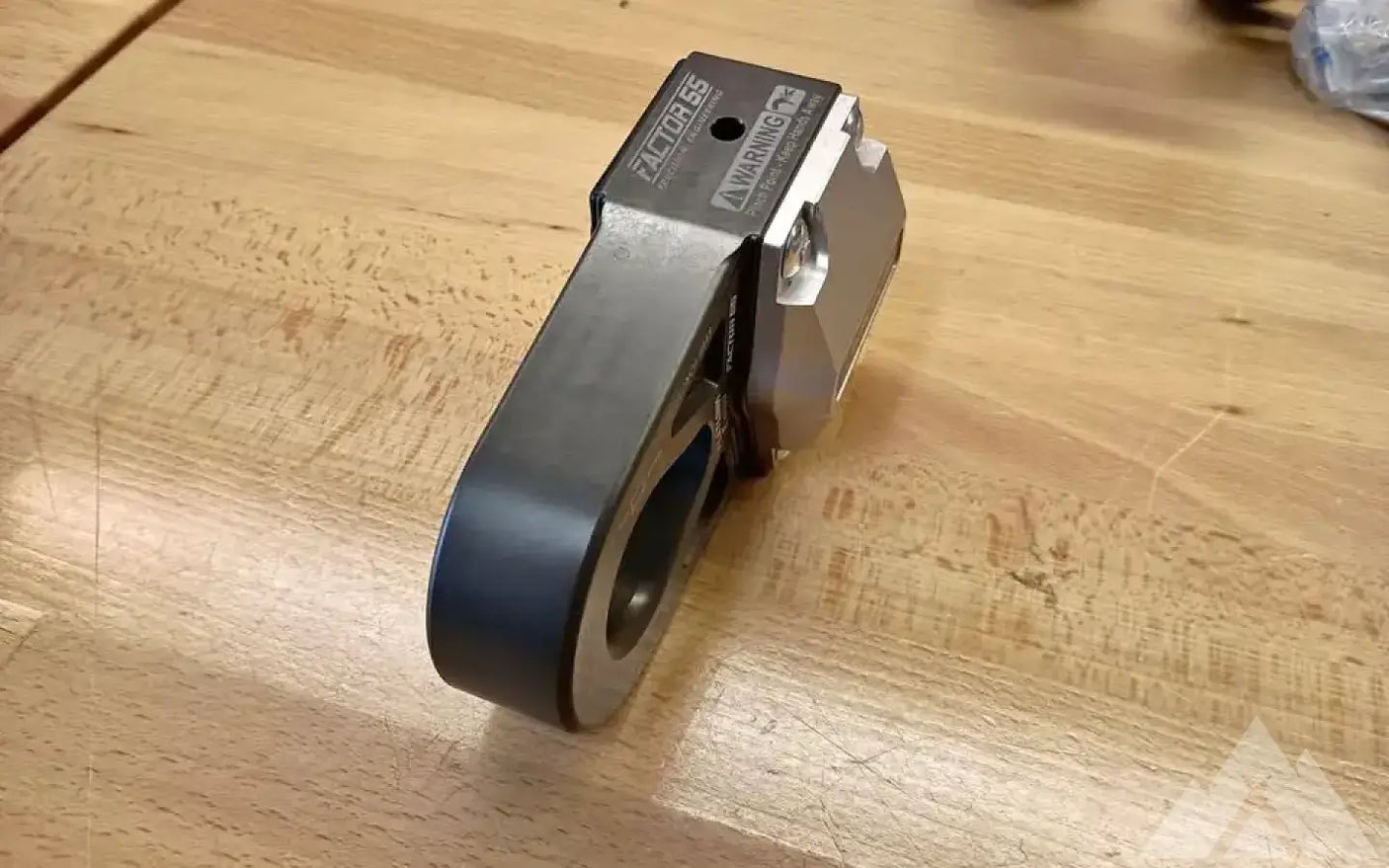 Factor 55 Flatlink E Expert Winch Shackle Mount — used gear for sale