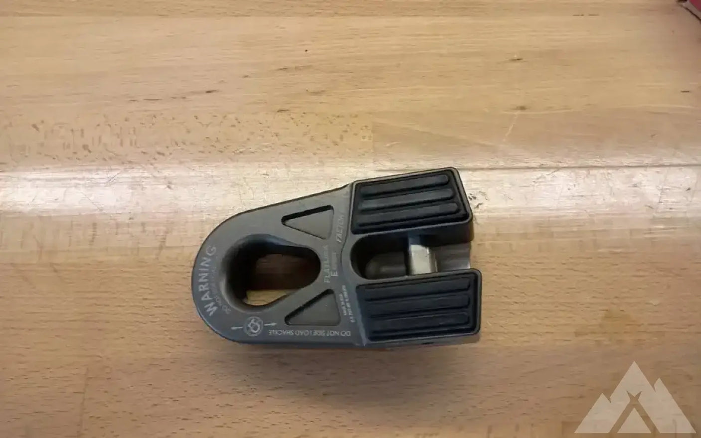 Factor 55 Flatlink E Expert Winch Shackle Mount — used gear for sale (photo 3)