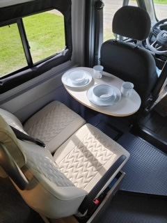  pull-out table — photo 18