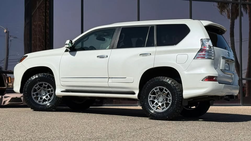 2017 Lexus GX — photo 6